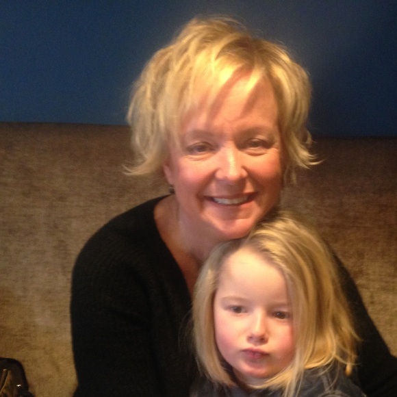 Meet your Posher, Karen - Picture 2 of 5